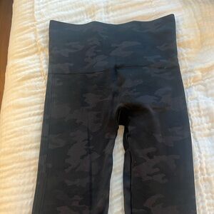 Spanx camp leggings Size Small